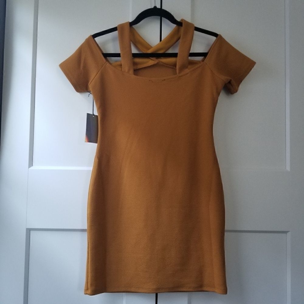 Iris Dress  - Picture 3 of 3